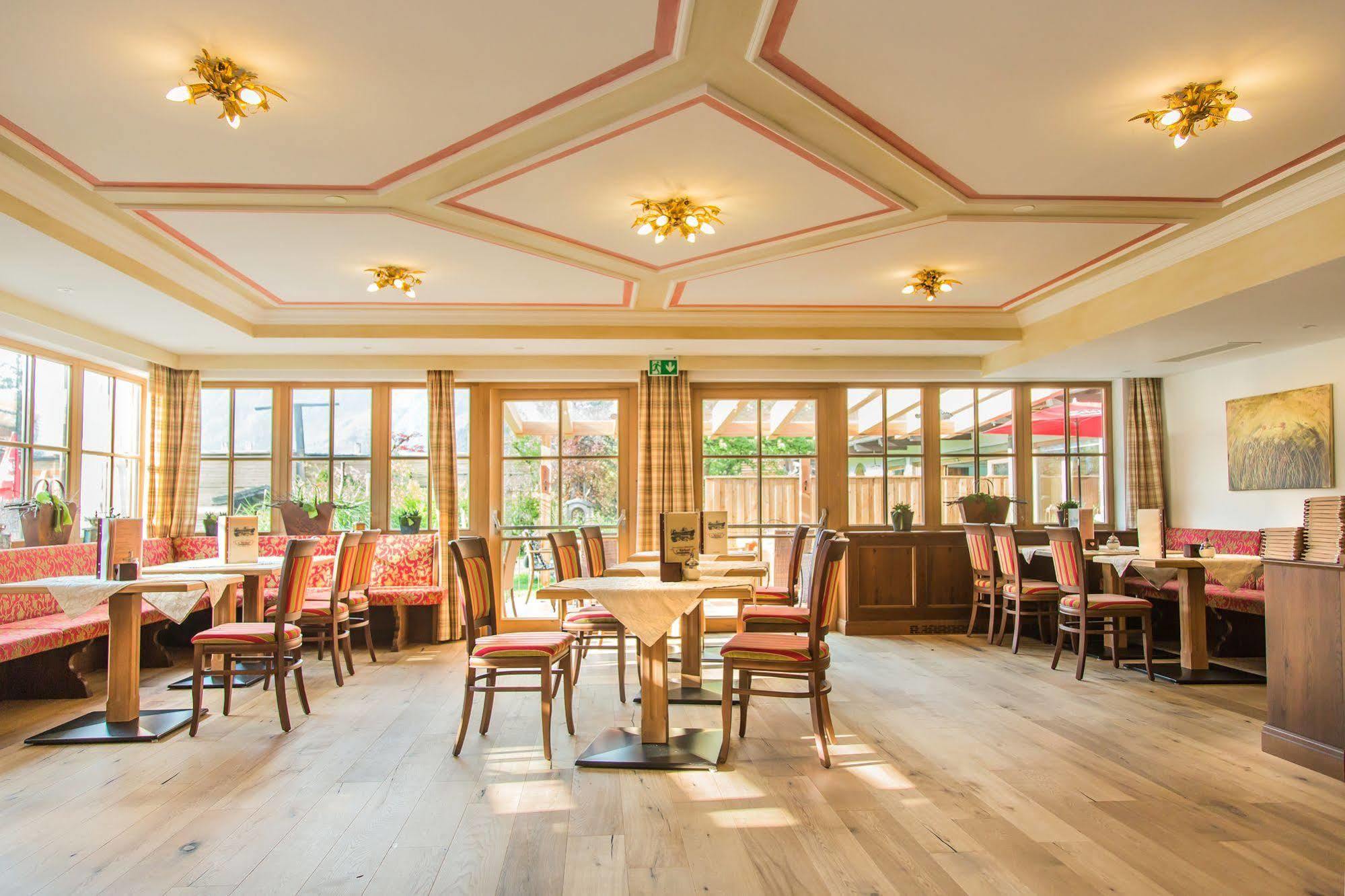 Familien- Und Vitalhotel Muehlpointhof Лофер Экстерьер фото